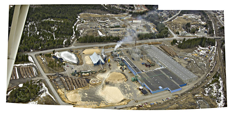 ACB-Laminat i Brunflo ACB laminat, anläggningar, Brunflo, byggnader, byggnationer, drönarbilder, drönarfoto, fabrik, fabriksområde, flygbild, flygbilder, Flygfoto, flygfoton, Jämtland, panorama, panoramabilder, spånskivefabrik, spånskivor, storbild, storbilder, träförädling, trämassa