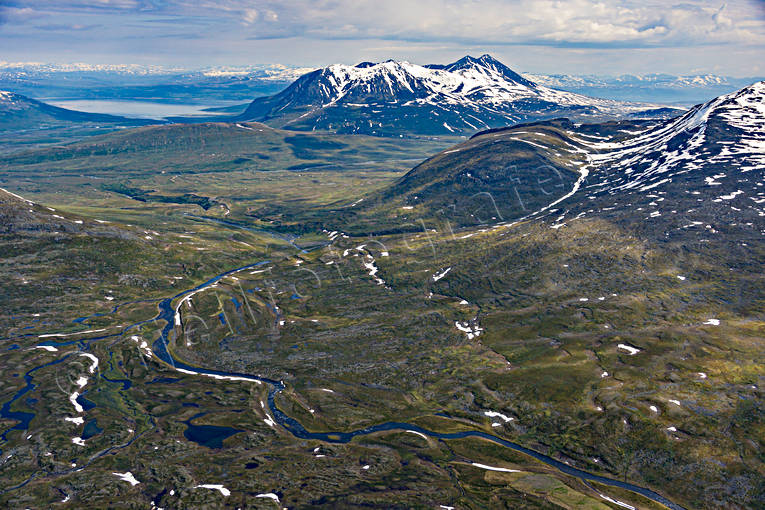 Ahkkamassivet Flygfoto Ahkka, Ahkkamassivet, drönarbild, drönarbilder, drönarfoto, fjäll, fjällmassiv, flygbild, flygbilder, Flygfoto, flygfoton, landskkap, lappland, Sipietjavjåhkå