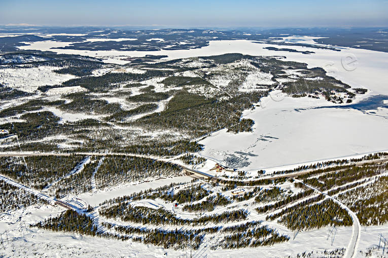 Akkats kraftstation Vajkijaure Akkats kraftstation, drönarbild, drönarbilder, drönarfoto, flygbild, flygbilder, Flygfoto, flygfoton, Jokkmokk, lappland, Lullegiehte, samhällen, Vajgajavrre, Vajkijaure, vinter, Östansjö