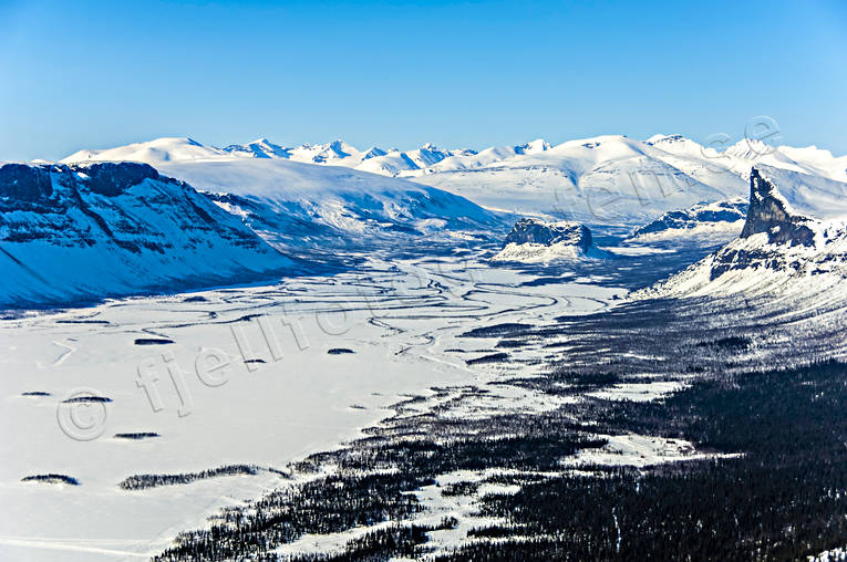Aktse i Rapadalen Aktse, drönarbilder, drönarfoto, flygbild, flygbilder, Flygfoto, flygfoton, Landskap, lappland, Nammasj, Nammatj, Rapadalen, Skierfe, vinter