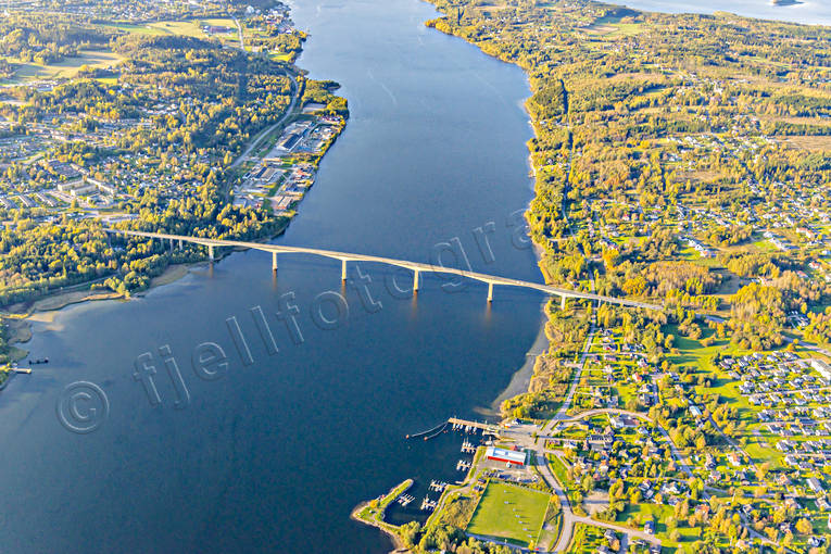 Alnöbron Flygfoto Alnöbron, Alnön, Alnösundet, drönarbilder, drönarfoto, flygbild, flygbilder, Flygfoto, flygfoton, höst, Landskap, Medelpad, städer, Sundsvall