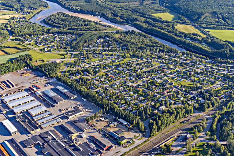Altuna Älvsbyn Flygfoto Altuna, drönarbilder, drönarfoto, flygbild, flygbilder, Flygfoto, flygfoton, Norrbotten, Piteälven, samhällen, sommar, såg, sågverk, Träindustri, Älvsbyn, Övrebysön