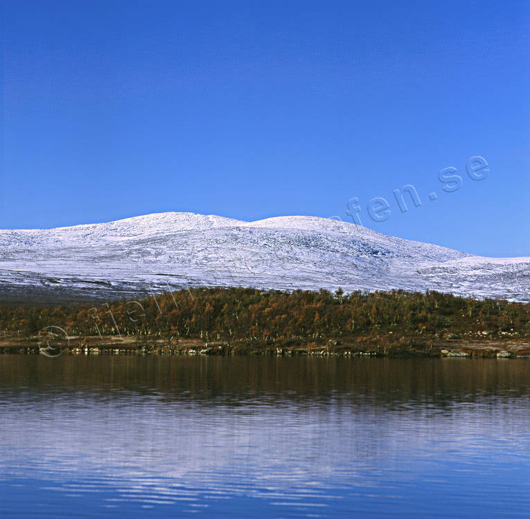 Anasjön och Storanahögen Anasjön, fjäll, fjällsjö, höst, Jämtland, Landskap, Storanahögen