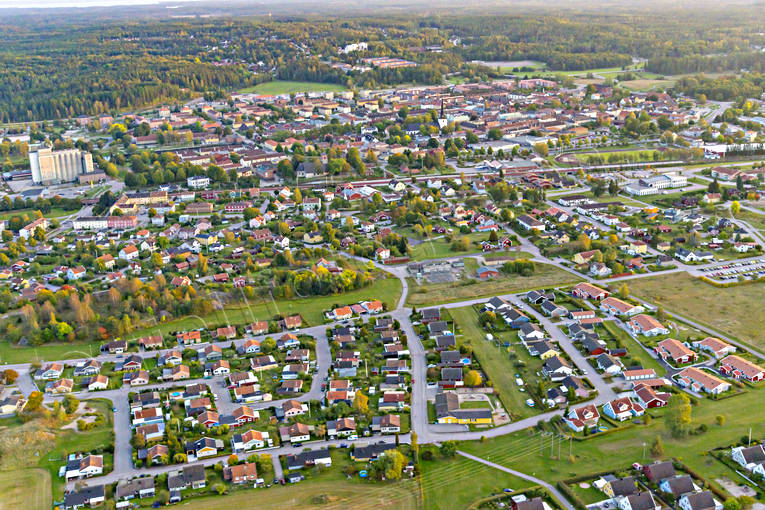Arboga Flygfoto Arboga, drönarbilder, drönarfoto, flygbild, flygbilder, Flygfoto, flygfoton, kvällsljus, sommar, städer, Västmanland