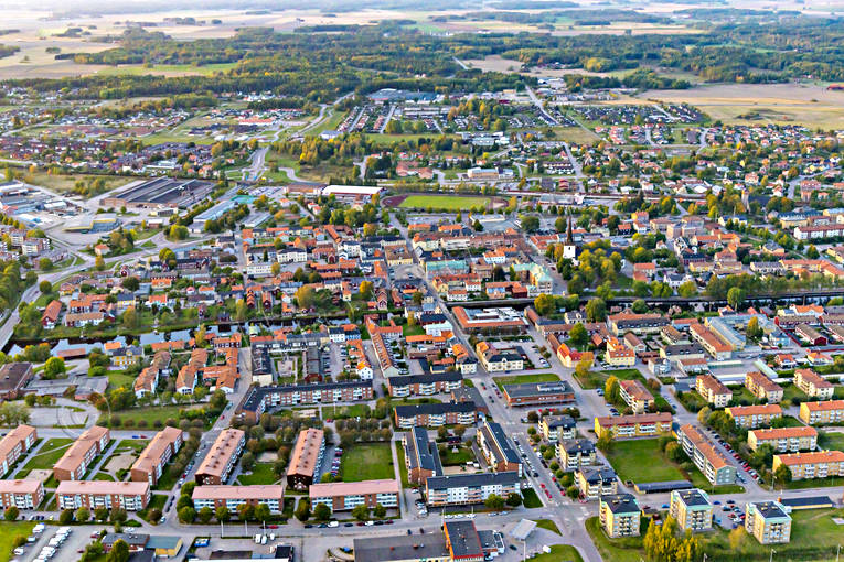 Arboga Flygfoto Arboga, drönarbilder, drönarfoto, flygbild, flygbilder, Flygfoto, flygfoton, kvällsljus, sommar, städer, Västmanland
