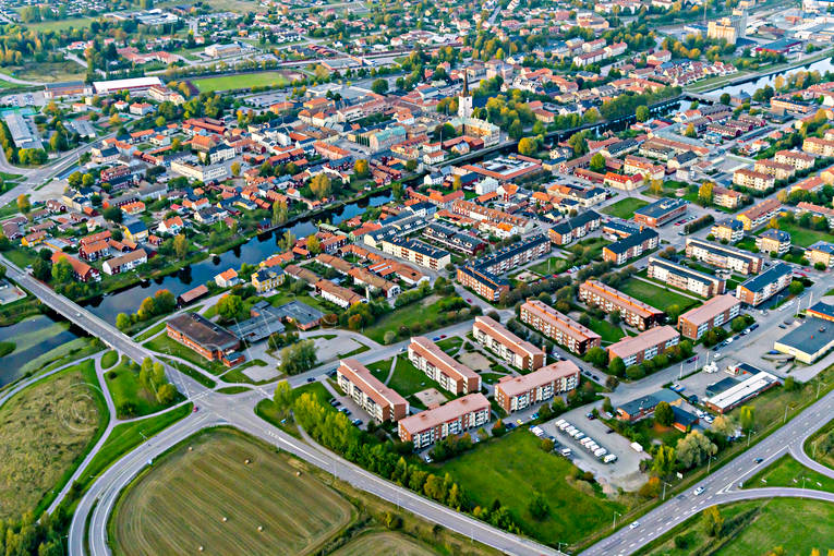 Arboga Flygfoto Arboga, drönarbilder, drönarfoto, flygbild, flygbilder, Flygfoto, flygfoton, kvällsljus, sommar, städer, Västmanland