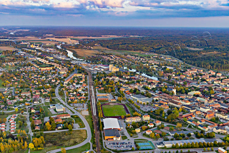 Arboga Flygfoto Arboga, drönarbilder, drönarfoto, flygbild, flygbilder, Flygfoto, flygfoton, kvällsljus, sommar, städer, Västmanland