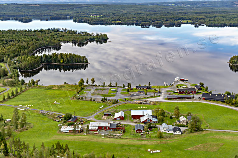 Arvesund Flygfoto Arvesund, byar, drönarbild, drönarbilder, drönarfoto, flygbild, flygbilder, Flygfoto, flygfoton, höst, Jämtland, Landskap