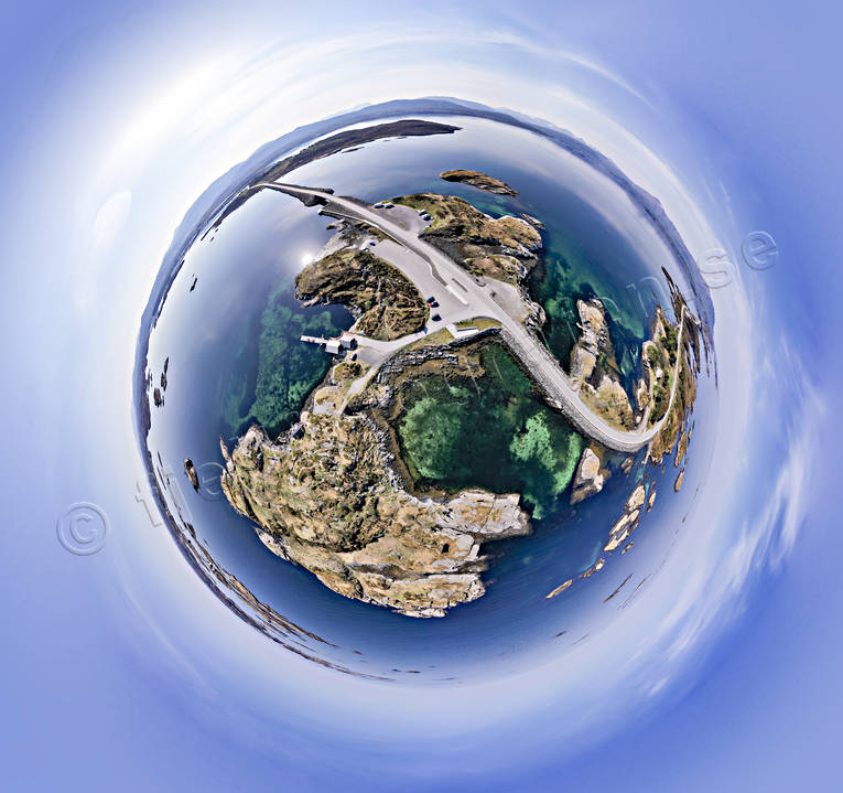Atlanthavsvägen atlanterhavsvegen, atlanterhavsveien, atlanthavsvägen, Atlantkusten, drönarbild, drönarbilder, drönarfoto, flygbild, flygbilder, Flygfoto, flygfoton, kommunikationer, kust, kustnära, landfart, Norge, Sevärdheter, vår, vägar