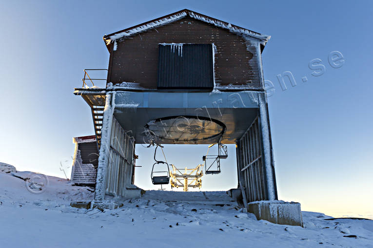 Avstigning Tusenmetersliften anläggningar, avstigning, byggnad, byggnationer, hus, Jämtland, lift, morgonljus, nysnö, Tusenmetersliften