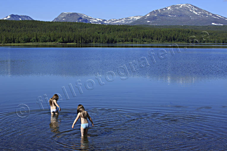 bad, badar, badsj, Bunnernset, Bunnerviken, fjllen, flickor, friluftsliv, Jmtland, Landskap, natur, Snasahgarna, Snasamassivet, Snasen, sommar, sommarfjll, Storsnasen, nnsjn, rstider