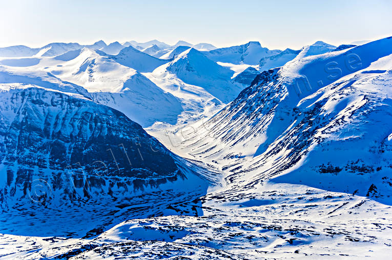 Basstavagge Pastavagge in mot Sarek Basstavagge, Dagartjåhkkå, drönarbilder, drönarfoto, fjälltoppar, flygbild, flygbilder, Flygfoto, flygfoton, Landskap, lappland, Pastavagge, Rinim, sarek, vinter, Ähpar
