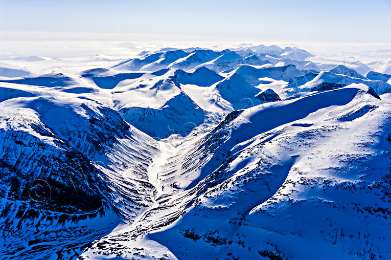 Basstavagge Pastavagge in mot Sarek Basstavagge, Dagartjåhkkå, drönarbilder, drönarfoto, fjälltoppar, flygbild, flygbilder, Flygfoto, flygfoton, Landskap, lappland, Pastavagge, Rinim, sarek, vinter, Ähpar
