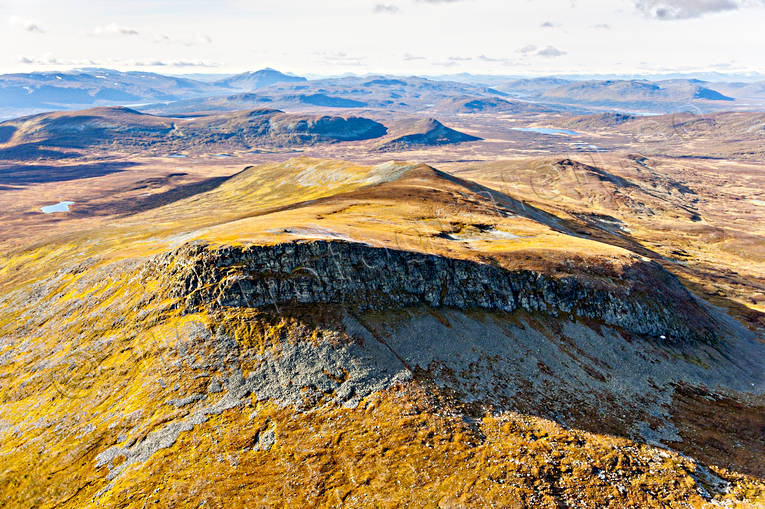Bastunäsklumpen bastunäsfjället, Bastunäsklumpen, drönarbilder, drönarfoto, FJÄLLEN, flygbild, flygbilder, Flygfoto, flygfoton, höst, Jämtland, Landskap, skolla, skollor