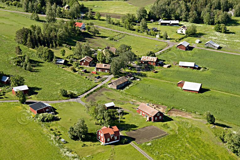 Bebyggelse i Målsta bebyggelse, drönarbilder, drönarfoto, flygbild, flygbilder, Flygfoto, flygfoton, gårdar, hus, Jämtland, Målsta, sommar