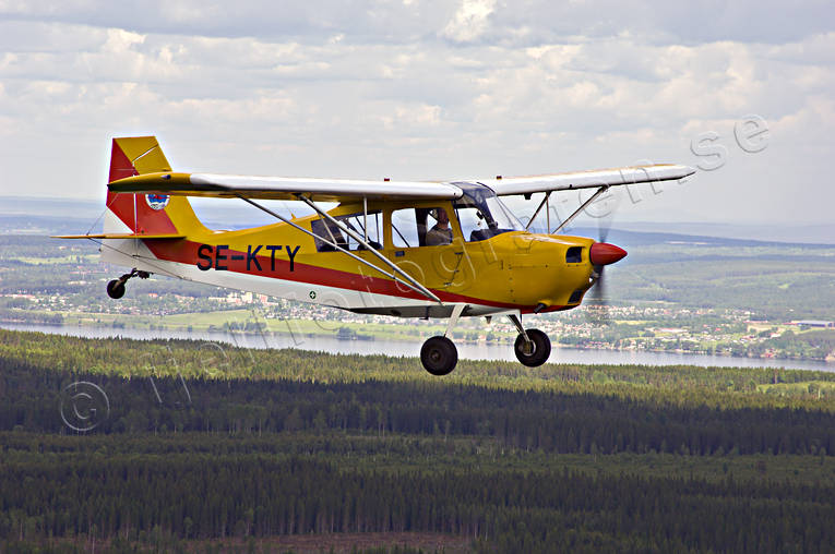 Bellanca Citabria i luften allmänflyg, Bellanca, Citabria, drönarbilder, drönarfoto, enmotorigt, flyg, flygbild, flygbilder, Flygfoto, flygfoton, flygplan, kommunikationer, luftfart, propeller, se-kty, sportflyg