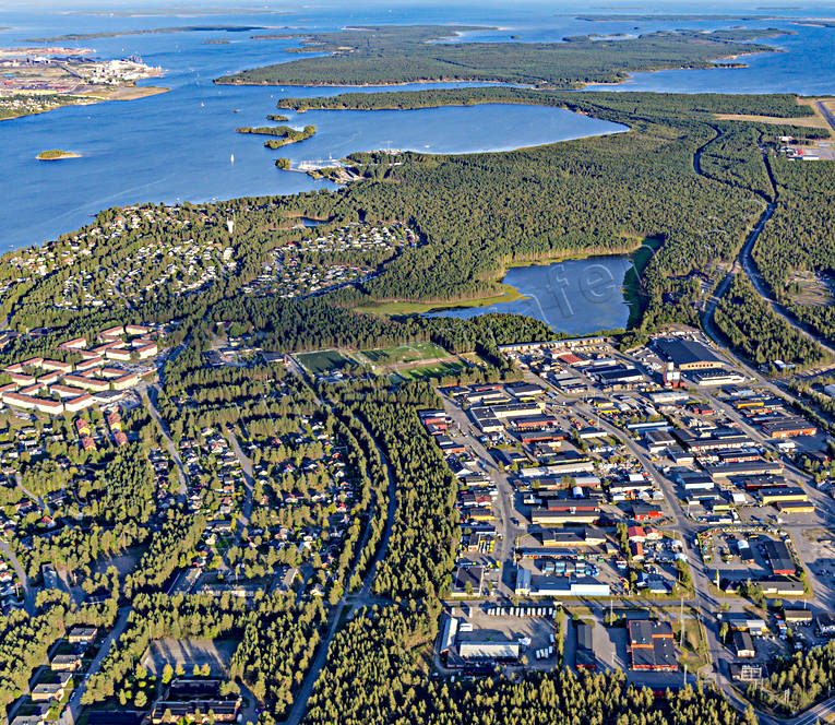 Bergnäset Luleå Flygfoto Bergnäset, drönarbilder, drönarfoto, flygbild, flygbilder, Flygfoto, flygfoton, Granudden, Gråsjälfjärden, Höträsket, Luleå, Norrbotten, sommar, städer, Trollheden