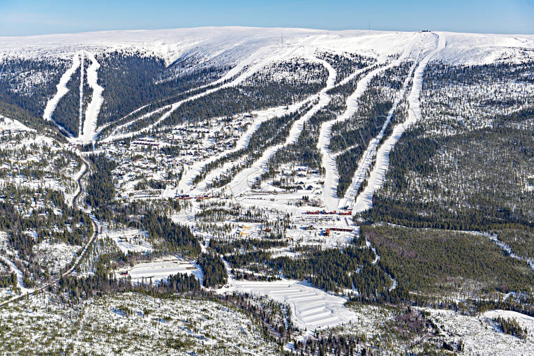 Björnrike Skidanläggning anläggningar, Björnrike, drönarbilder, drönarfoto, flygbild, flygbilder, Flygfoto, flygfoton, Härjedalen, skidanläggning, skidbackar, skidort, vinter