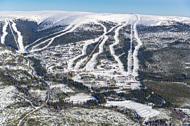 Björnrike Skidanläggning anläggningar, Björnrike, drönarbilder, drönarfoto, flygbild, flygbilder, Flygfoto, flygfoton, Härjedalen, skidanläggning, skidbackar, skidort, vinter