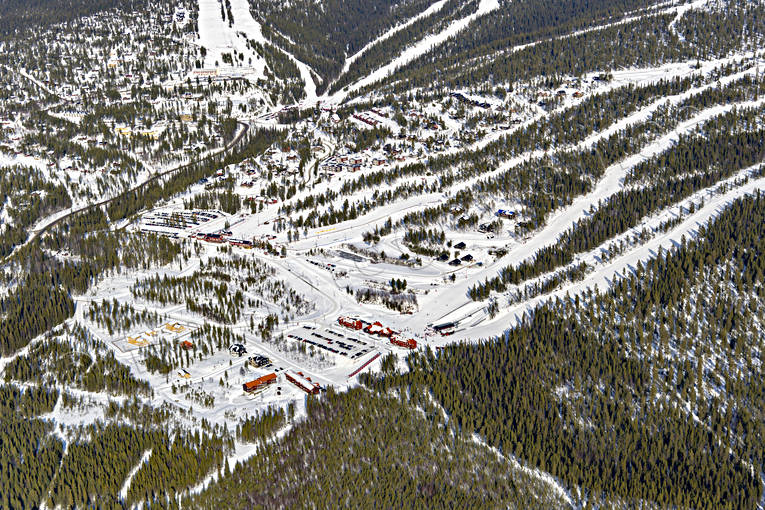 Björnrike Skidanläggning anläggningar, Björnrike, drönarbilder, drönarfoto, flygbild, flygbilder, Flygfoto, flygfoton, Härjedalen, skidanläggning, skidbackar, skidort, vinter