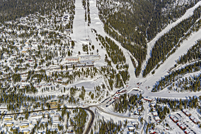 Björnrike Skidanläggning anläggningar, Björnrike, drönarbilder, drönarfoto, flygbild, flygbilder, Flygfoto, flygfoton, Härjedalen, skidanläggning, skidbackar, skidort, vinter