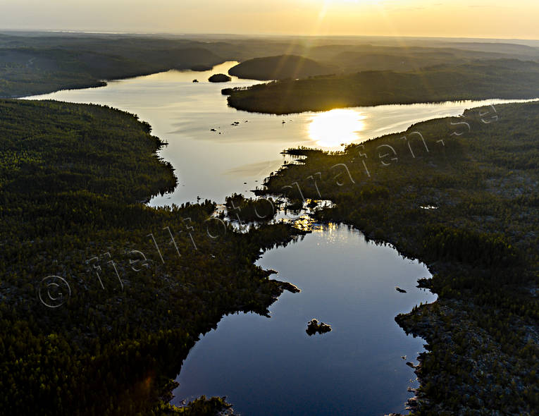 Bodsjön Bodsjön, drönarbilder, drönarfoto, flygbild, flygbilder, Flygfoto, flygfoton, Herrevadsströmmen, Jämtland, Landskap, sjöar, sjösystem, sommar, älvar
