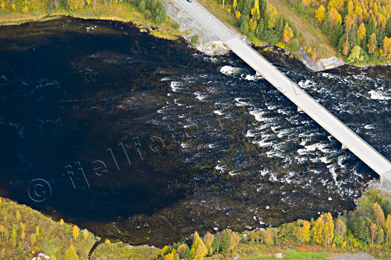 Bodsjösundet i Åreälven Bodsjösundet, drönarbilder, drönarfoto, flygbild, flygbilder, Flygfoto, flygfoton, höst, Jämtland, vattendrag, Åreälven, älvar