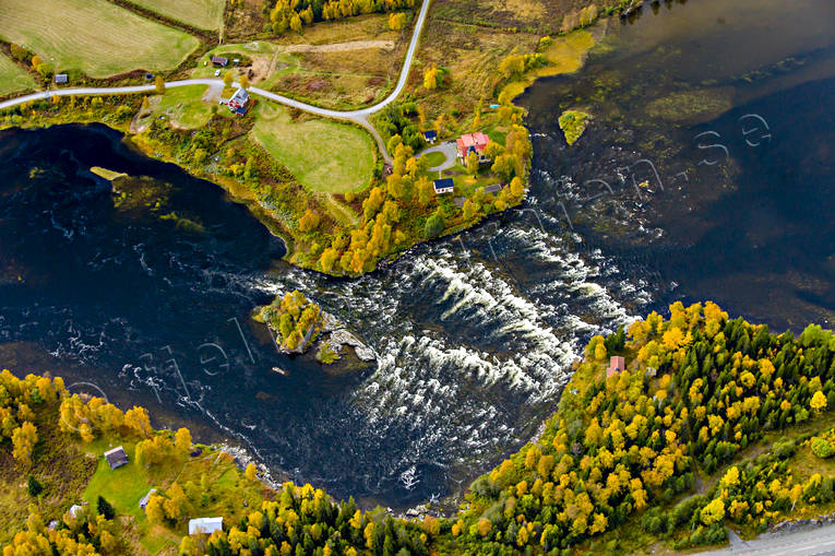 Bodsjösundet i Åreälven Bodsjösundet, drönarbilder, drönarfoto, flygbild, flygbilder, Flygfoto, flygfoton, höst, Jämtland, vattendrag, Åreälven, älvar