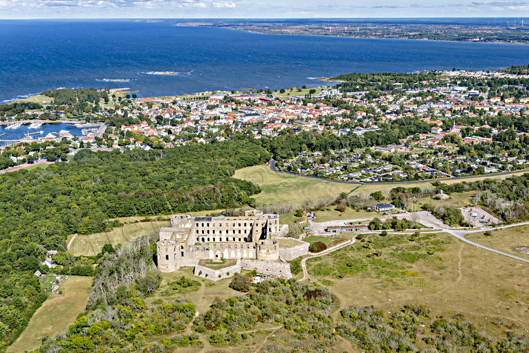 Borgholms Slottsruin anläggningar, Borgholm, Borgholms, byggnationer, drönarbilder, flygbilder, Flygfoto, Landskap, ruin, slottsruin, sommar, Öland