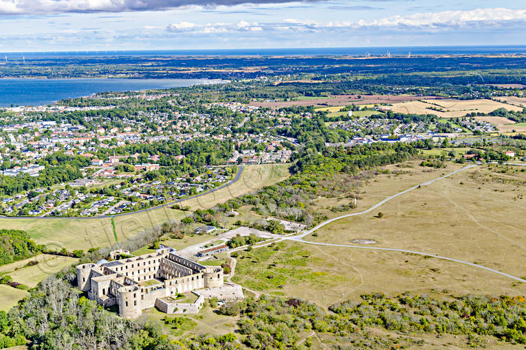 Borgholms Slottsruin anläggningar, Borgholm, Borgholms, byggnationer, drönarbilder, drönarfoto, flygbild, flygbilder, Flygfoto, flygfoton, ruin, samhällen, slottsruin, sommar, Öland