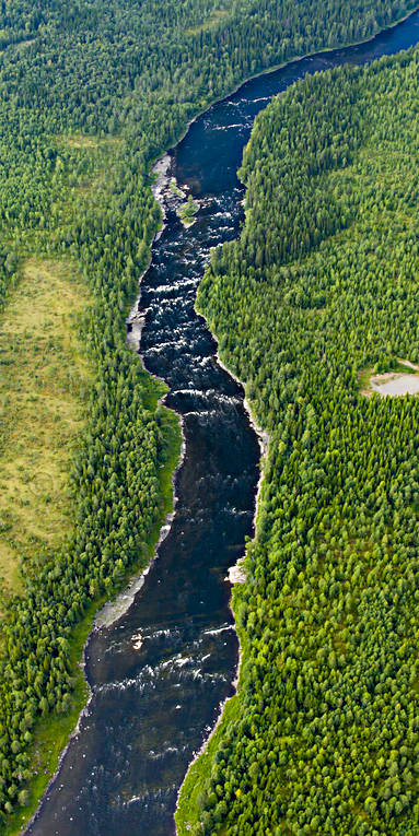 Brattbackforsen i Långan Brattbackforsen, drönarbilder, drönarfoto, flygbild, flygbilder, Flygfoto, flygfoton, Jämtland, Långan, sommar, älv, älvar