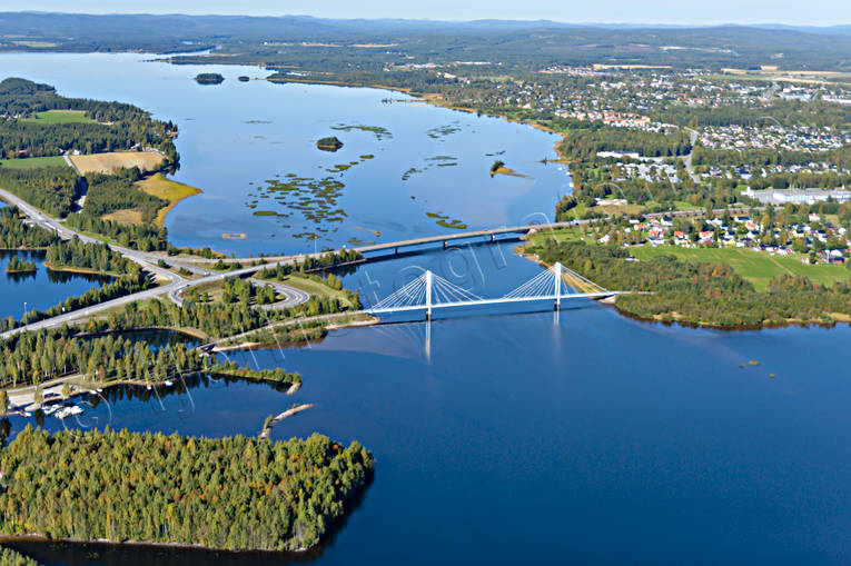 Broarna vid Bergsviken Bergsviken, Bergsvikensundet, bro, broar, drönarbilder, drönarfoto, flygbild, flygbilder, Flygfoto, flygfoton, hängbro, Killingholmen, Landskap, Norrbotten, Piteå, samhällen, sommar, Storfors, städer, Öholmabron