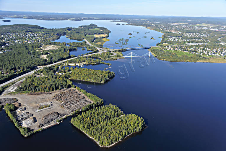 Broarna vid Bergsviken Piteå Bergsviken, Bergsvikensundet, bro, broar, drönarbilder, drönarfoto, flygbild, flygbilder, Flygfoto, flygfoton, hängbro, Killingholmen, Landskap, Norrbotten, Piteå, samhällen, sommar, Storfors, städer, Öholmabron