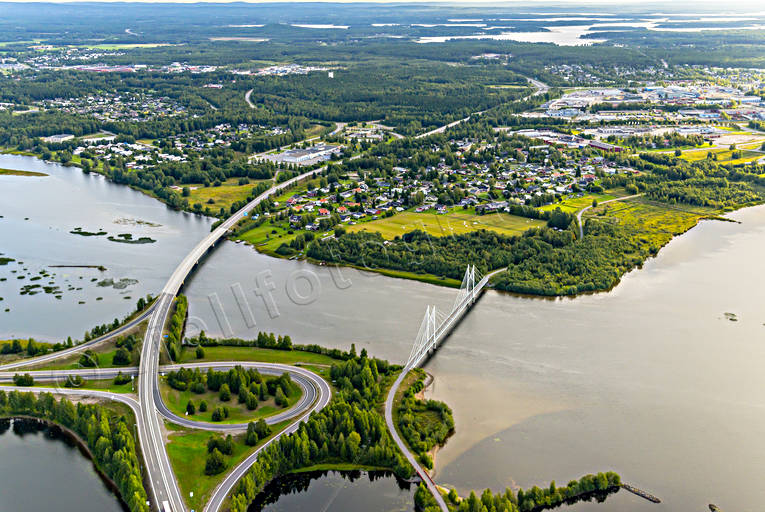 Broarna över Bergvikssundet avfart, Bergsvikssundet, bro, broar, cykelbro, cykelbron, Degeränget, drönarbilder, drönarfoto, E4, flygbild, flygbilder, Flygfoto, flygfoton, hängbro, Killingholmen, Landskap, Norrbotten, Piteå, påfart, samhällen, sommar