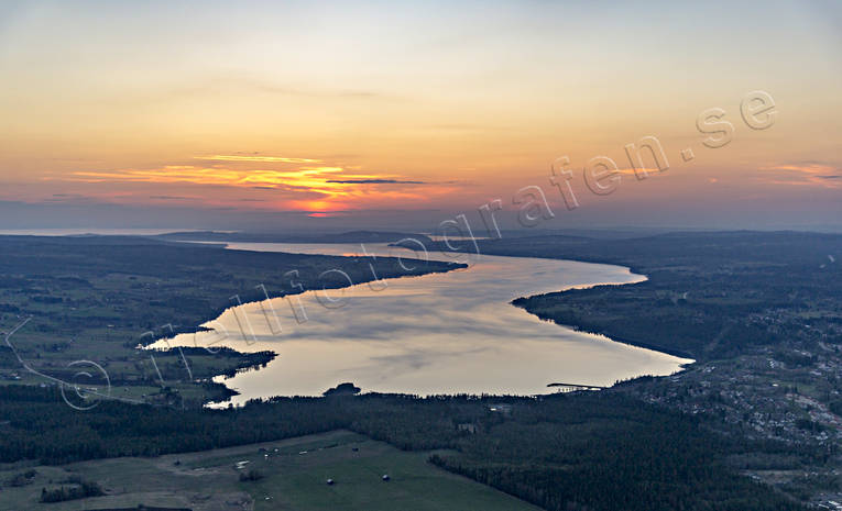 Brunfloviken mot Östersund Brunflo, Brunfloviken, drönarbild, drönarbilder, drönarfoto, flygbild, flygbilder, Flygfoto, flygfoton, Jämtland, kväll, Landskap, Storsjön, vår
