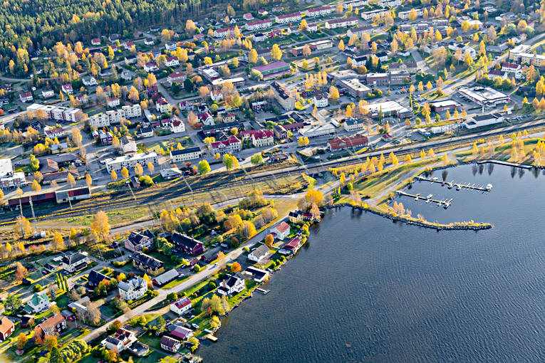 Bräcke Flygfoto Bräcke, drönarbilder, drönarfoto, flygbild, flygbilder, Flygfoto, flygfoton, höst, Jämtland, Revsundssjön, samhällen