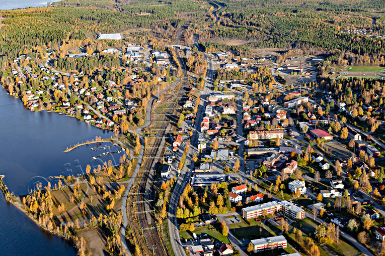 Bräcke Flygfoto Bräcke, drönarbilder, drönarfoto, flygbild, flygbilder, Flygfoto, flygfoton, höst, Jämtland, Revsundssjön, samhällen