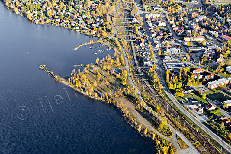 Bräcke Flygfoto Bräcke, drönarbilder, drönarfoto, flygbild, flygbilder, Flygfoto, flygfoton, höst, Jämtland, Revsundssjön, samhällen