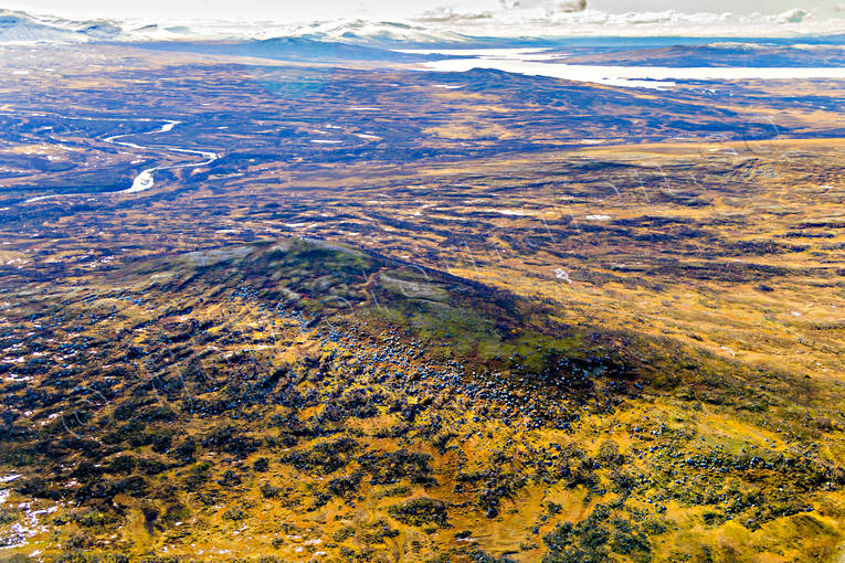 Bustvalen Bustvalen, drönarbilder, drönarfoto, FJÄLLEN, flygbild, flygbilder, Flygfoto, flygfoton, höst, Jämtland, karolinermarschen, Karolinerna, Landskap, monument
