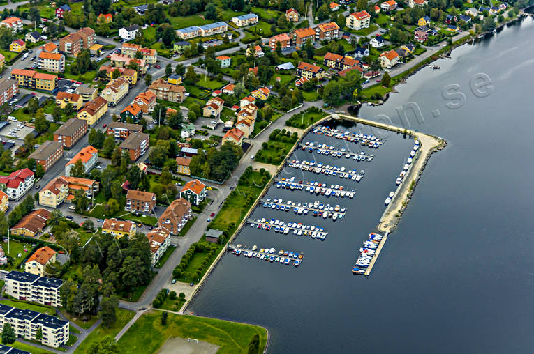 Båthamnen Frösön Flygfoto båthamn, drönarbilder, drönarfoto, flygbild, flygbilder, Flygfoto, flygfoton, Frösön, hamn, hamnen, Jämtland, småbåtshamn, sommar, städer, Östersund