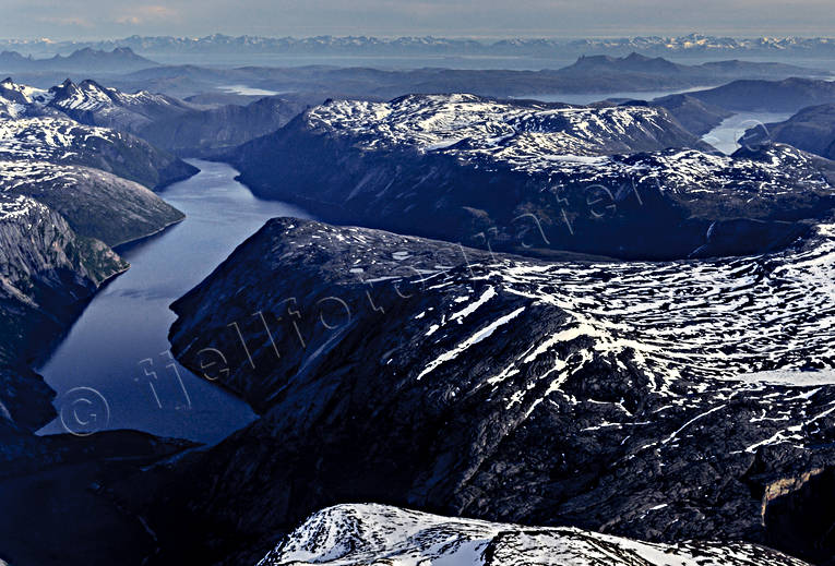 Close to Atlantic ocean Coruk, drönarbilder, drönarfoto, fjord, fjordar, fjällbilder, FJÄLLEN, flygbild, flygbilder, Flygfoto, flygfoton, Landskap, lappland, sommar, Tjårok, Tysfjorden