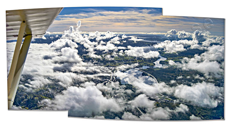 Dimmoln lättar över Krokom dimma, dimmoln, drönarbilder, drönarfoto, E14, flygbild, flygbilder, Flygfoto, flygfoton, Jämtland, Krokom, Landskap, panorama, samhällen, sommar, väg