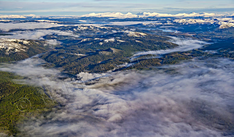 Dimmoln över Västjämtland dimma, dimmoln, drönarbild, drönarbilder, drönarfoto, fjällen, flygbild, flygbilder, Flygfoto, flygfoton, Jämtland, Landskap, Olden, vinter, västjämtland