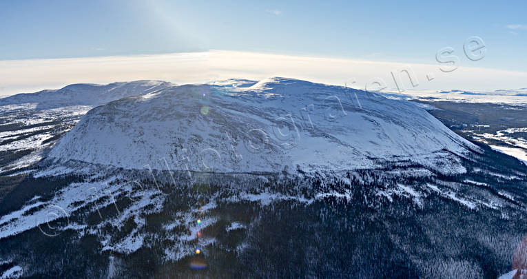 Drommen med skvalrännan Flygfoto Bydalen, Drommen, drönarbild, drönarbilder, drönarfoto, fjäll, flygbild, flygbilder, Flygfoto, flygfoton, istidslämning, Jämtland, Landskap, skvalränna, vinter