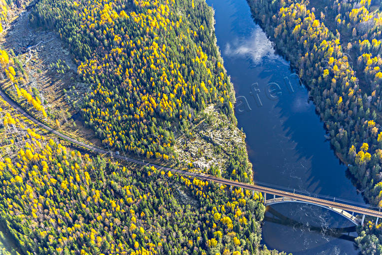 Döda fallet Flygfoto drönarbilder, drönarfoto, Döda fallet, dödafallet, flygbild, flygbilder, Flygfoto, flygfoton, Gedungsen, höst, Indalsälven, Jämtland, Landskap, Sevärdheter, Vildhussen