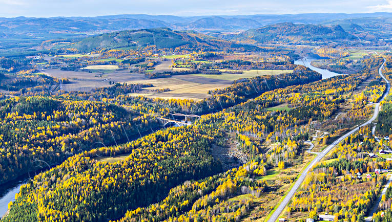 Döda fallet Flygfoto drönarbilder, drönarfoto, Döda fallet, dödafallet, flygbild, flygbilder, Flygfoto, flygfoton, Gedungsen, höst, Indalsälven, Jämtland, Landskap, Sevärdheter, Vildhussen