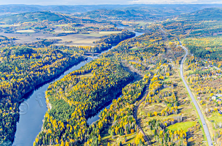 Döda fallet Flygfoto drönarbilder, drönarfoto, Döda fallet, dödafallet, flygbild, flygbilder, Flygfoto, flygfoton, Gedungsen, höst, Indalsälven, Jämtland, Landskap, Sevärdheter, Vildhussen