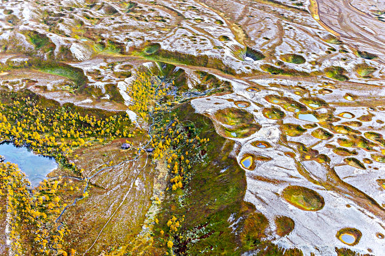 Dödisområde Gröndalen drönarbilder, drönarfoto, dödisgropar, dödisområde, fjällbilder, FJÄLLEN, flygbild, flygbilder, Flygfoto, flygfoton, Gröndalen, höst, Issjödalen, issjön, Jämtland, kratrar, kungens jaktstuga, Landskap, pyramider