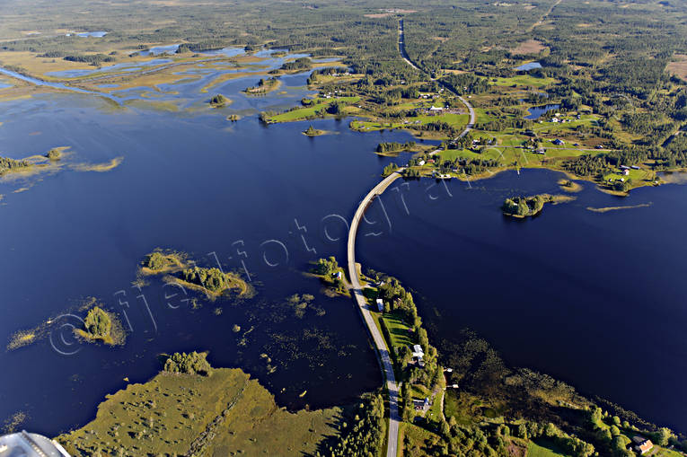 E45 norr om Hammerdal bron, Bye, drönarbilder, drönarfoto, E45, flygbild, flygbilder, Flygfoto, flygfoton, Hammerdal, Hammerdalsbron, Hammerdalssjön, Jämtland, sommar