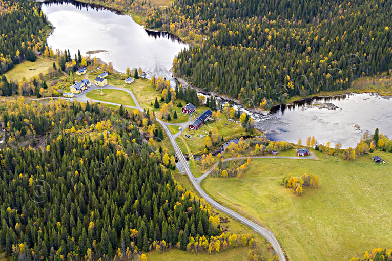 Enaforsholm Fjällgård vid Enan anläggningar, drönarbilder, drönarfoto, Enafors, Enaforsen, Enaforsholm, Enan, fjällgård, flygbild, flygbilder, Flygfoto, flygfoton, höst, Jämtland